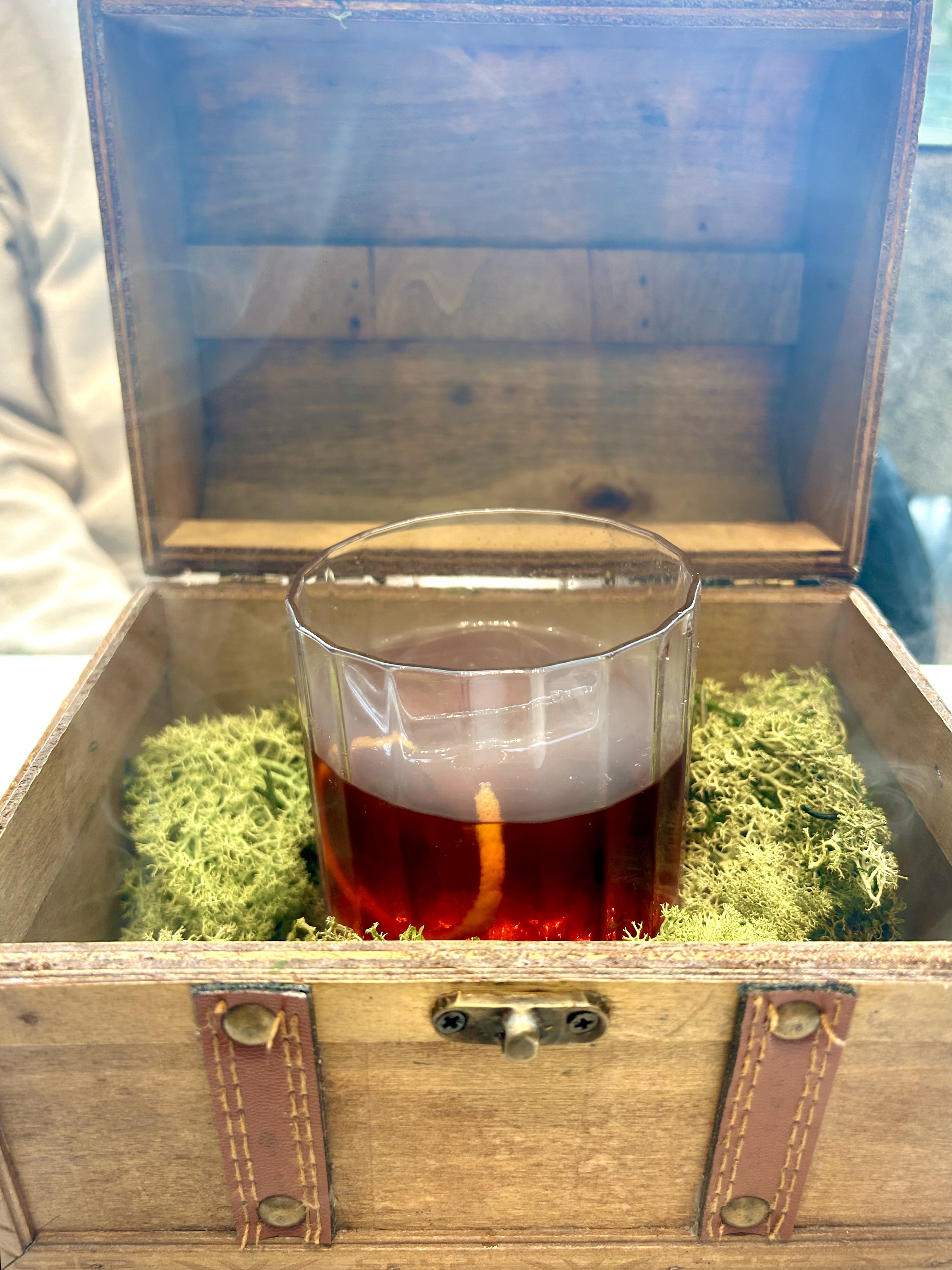 Frame at Pullman Hotel: The Best Cocktails Near Eiffel Tower